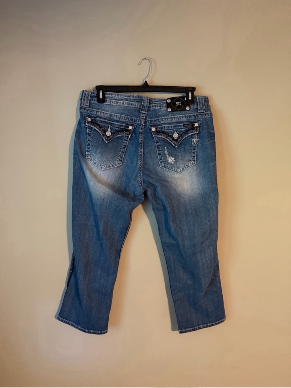 Gorgeous Y2K Miss Me Boyfriend Capri Jeans With Embellishments 26” Inseam